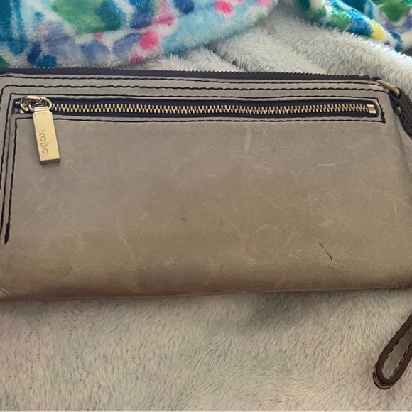Hobo Mila wristlet - Picture 2 of 3